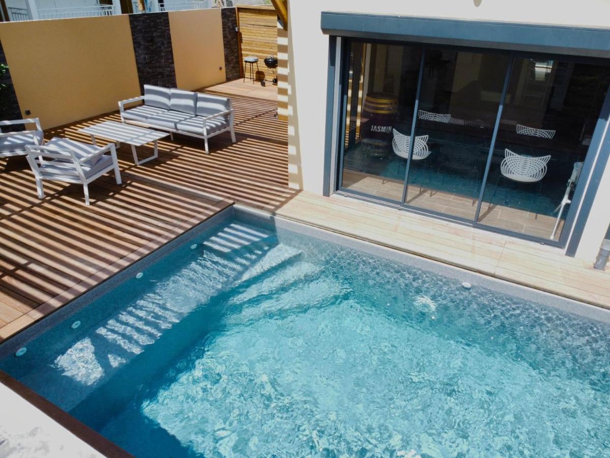 Les Jasmin Standing Piscine Chauffee Jacuzzi 5 Ch 14 Pers