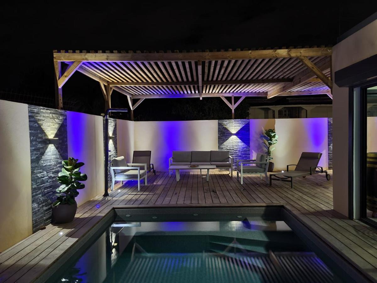 Les Jasmin Standing Piscine Chauffee Jacuzzi 5 Ch 14 Pers Baie-Mahault