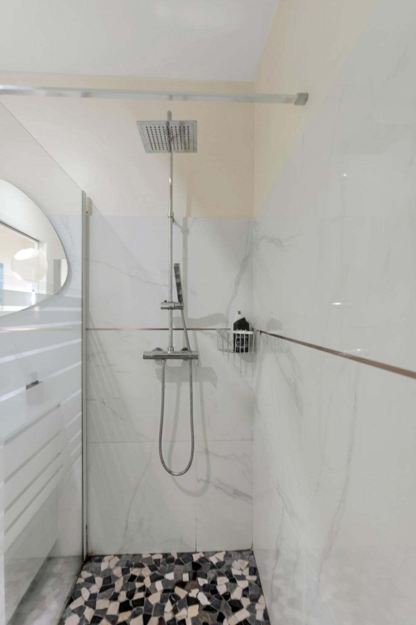 Les Jasmin Standing Piscine Chauffee Jacuzzi 5 Ch 14 Pers Villa