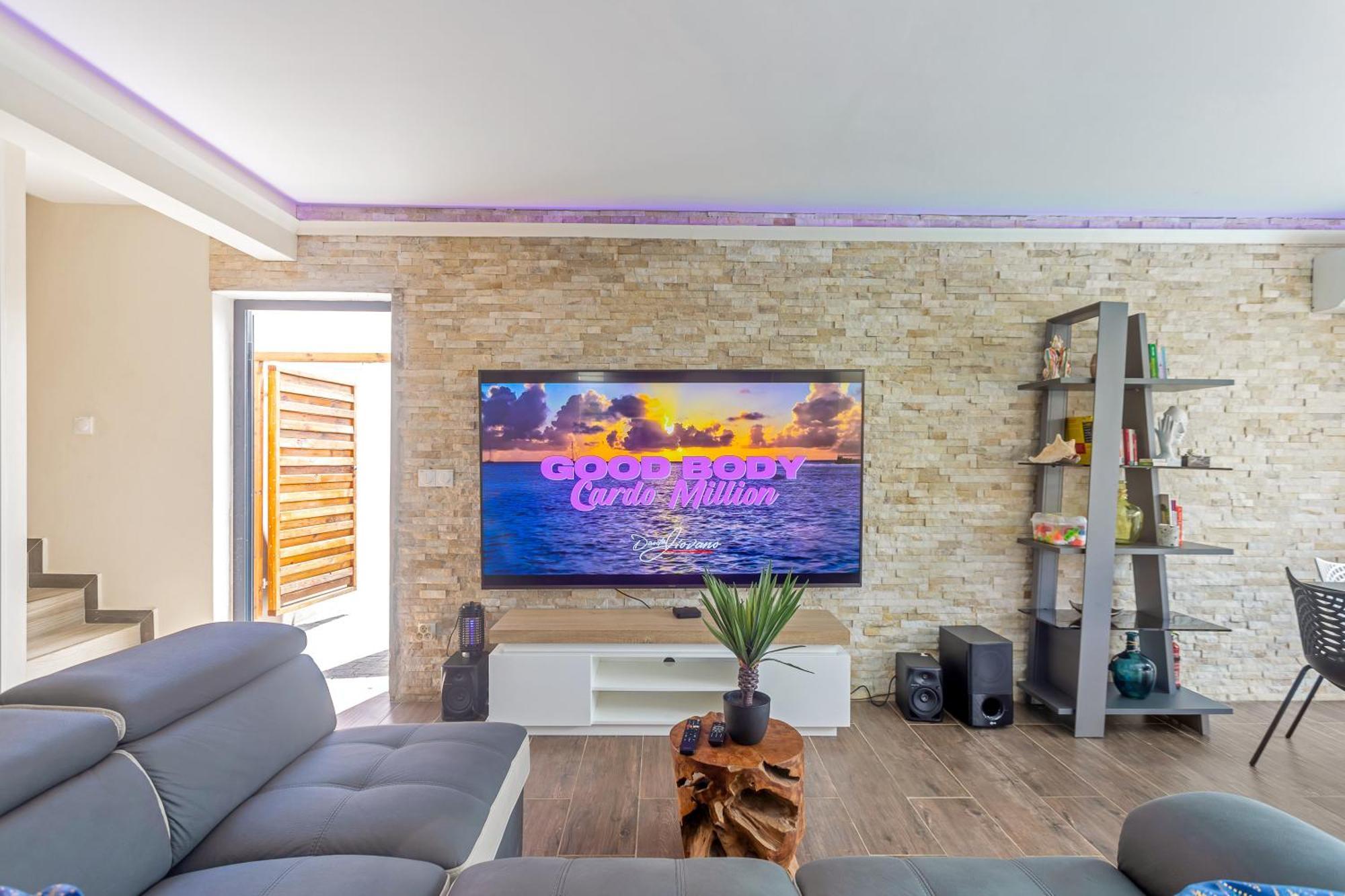 Les Jasmin Standing Piscine Chauffee Jacuzzi 5 Ch 14 Pers