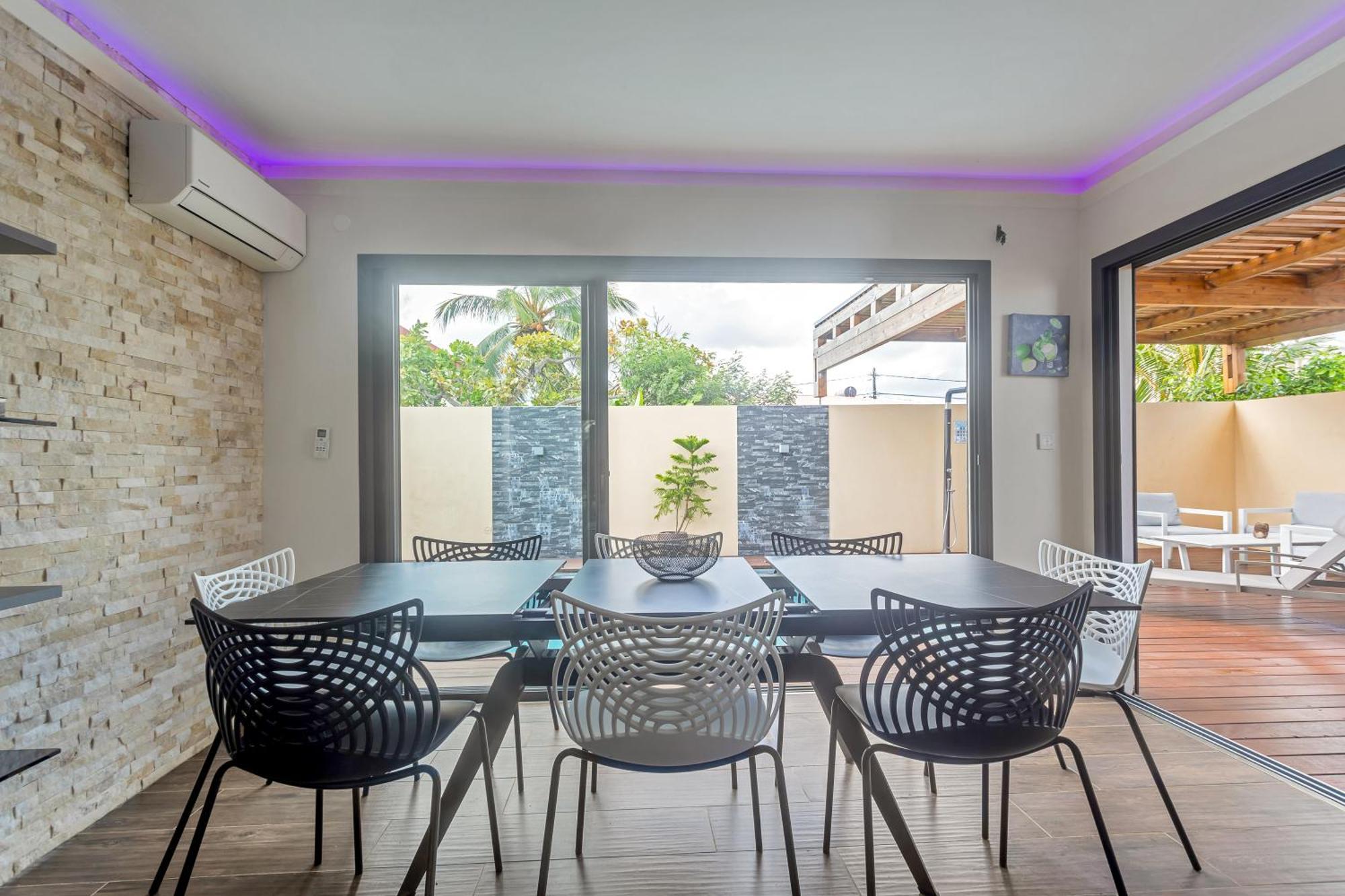 Les Jasmin Standing Piscine Chauffee Jacuzzi 5 Ch 14 Pers Baie-Mahault
